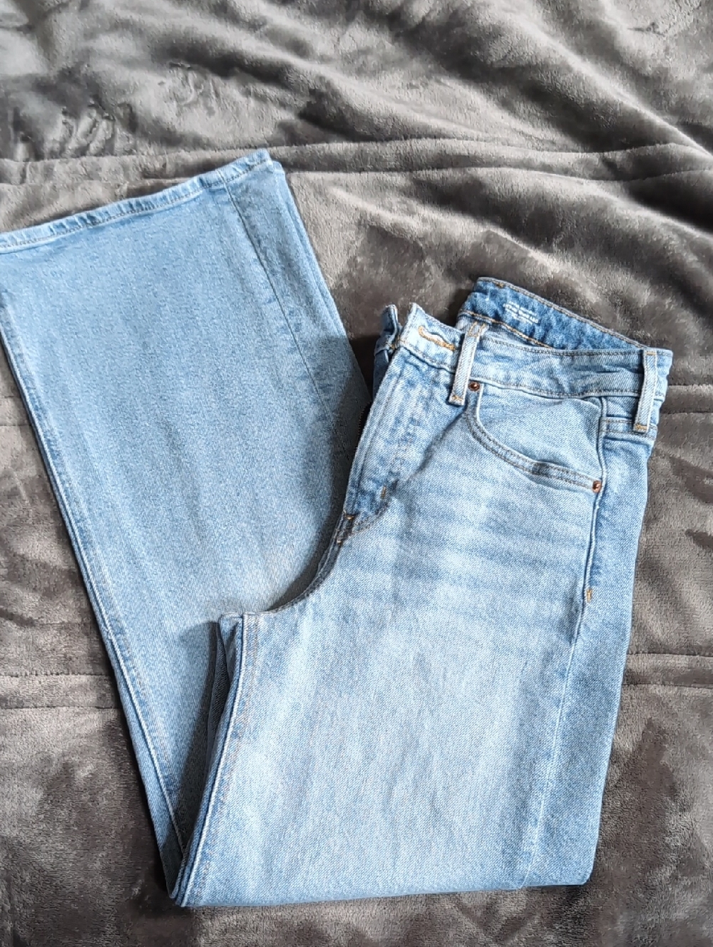 Old Navy Light Wash Sky High-Rise Wide Leg Jeans - Classic Light Blue Denim